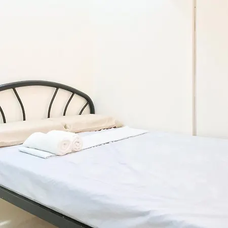 L And V Bantayan Guest House
