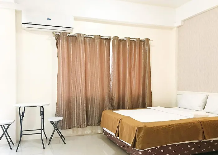 L And V Hotel
